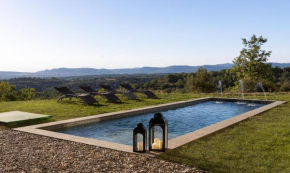 POPA HOUSE Casa de diseño con piscina y espectaculares vistas a 45 minutos de Barcelona.